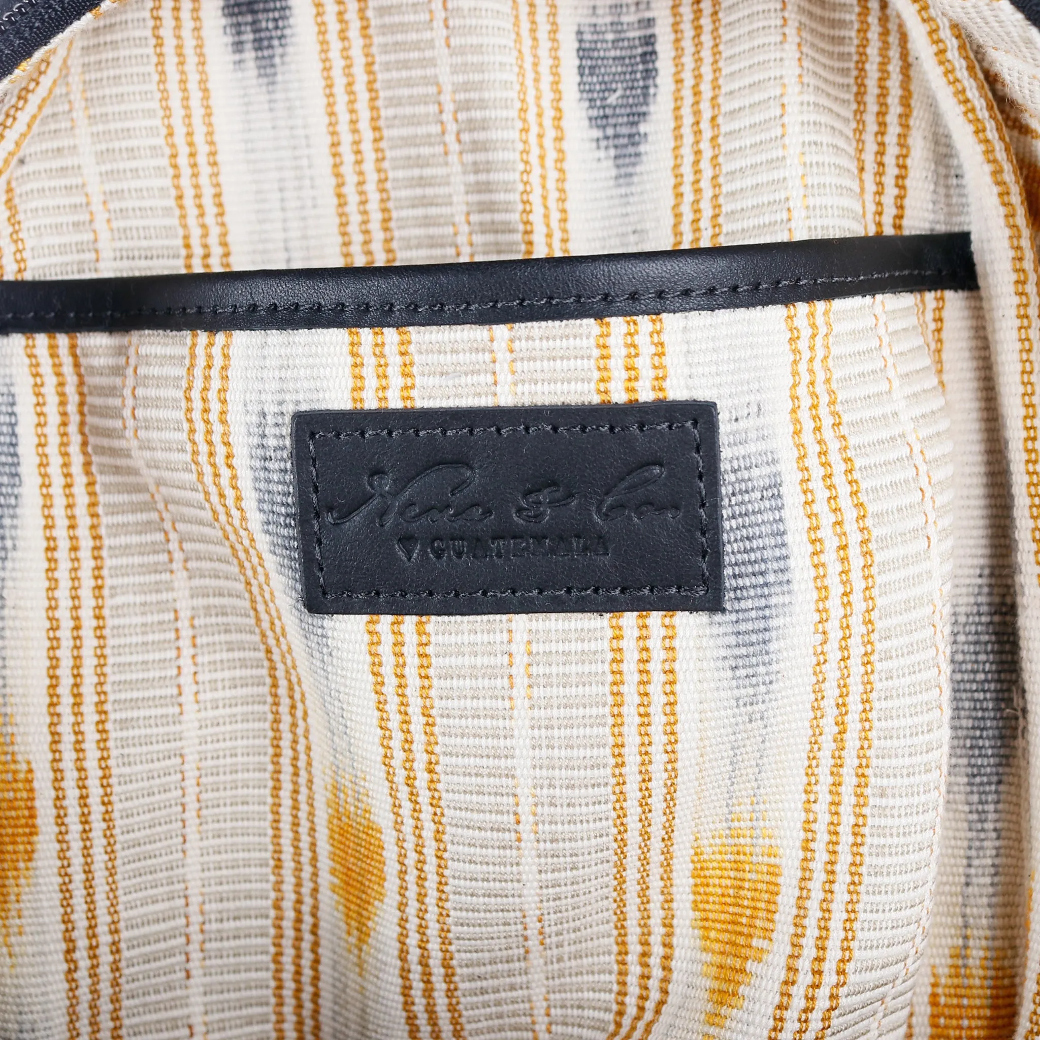 2.0 CROSSBODY SLING - H&S WHEAT - BLACK - NO. 15126