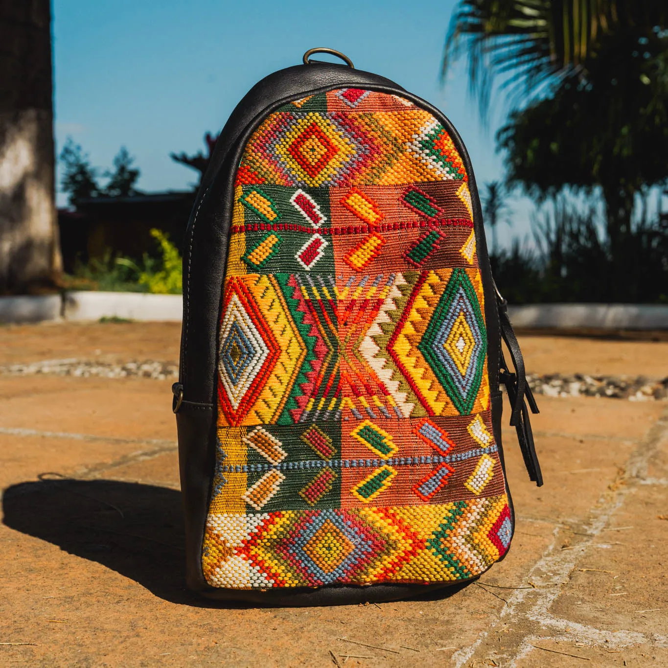 2.0 CROSSBODY SLING - H&S WHEAT - BLACK - NO. 15389