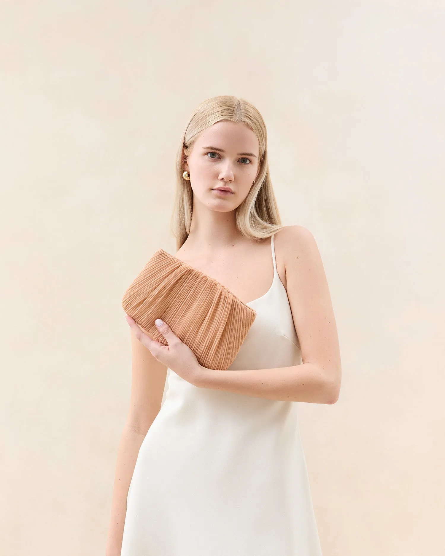 Brit Glitter Beauty Pleated Clutch