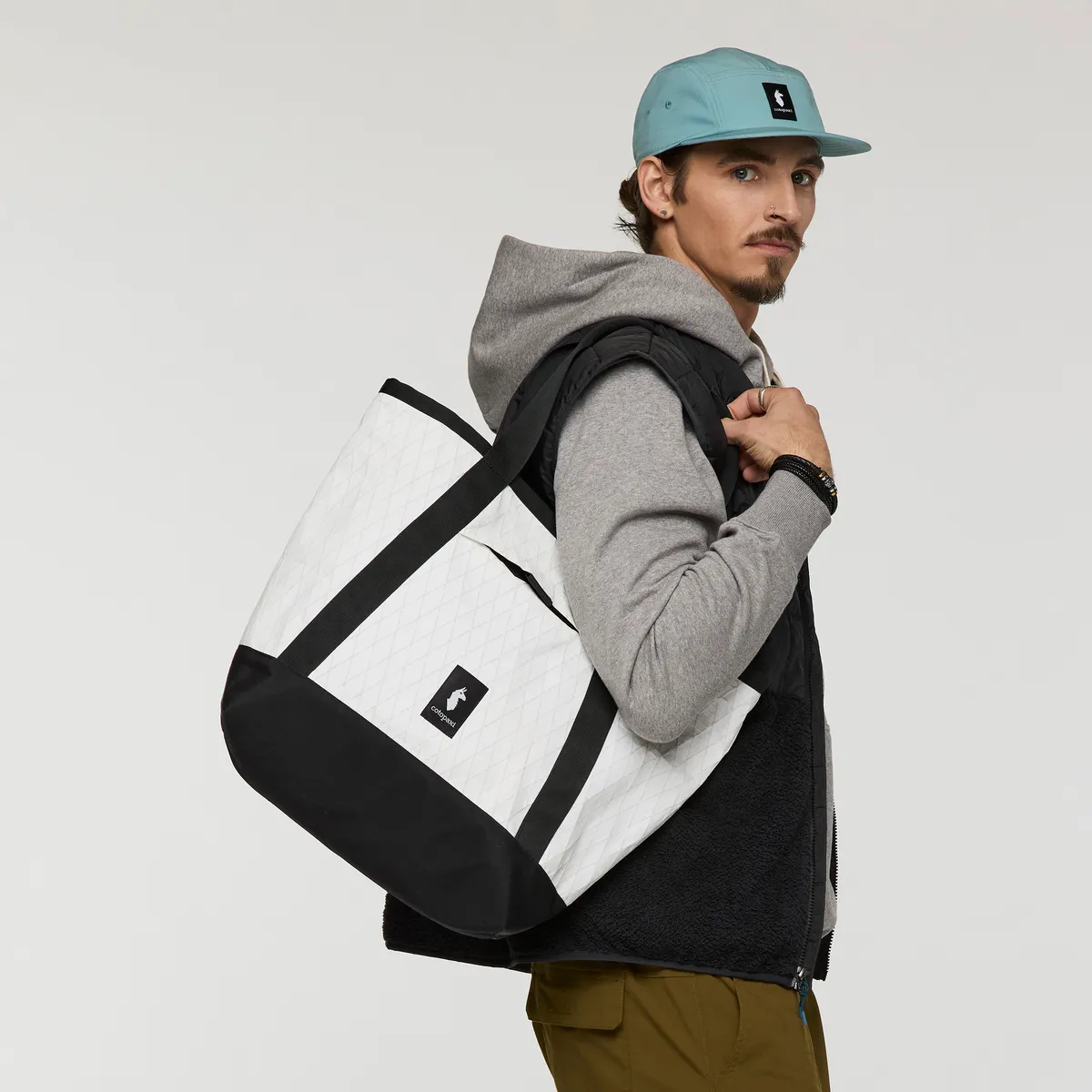 Contiguo 22L Tote