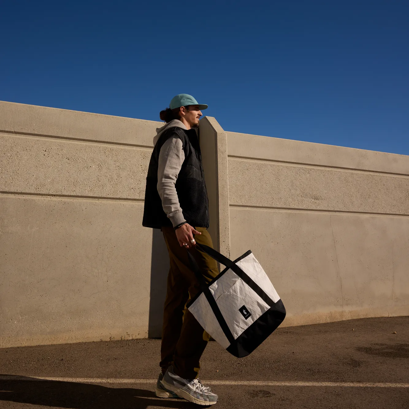 Contiguo 22L Tote
