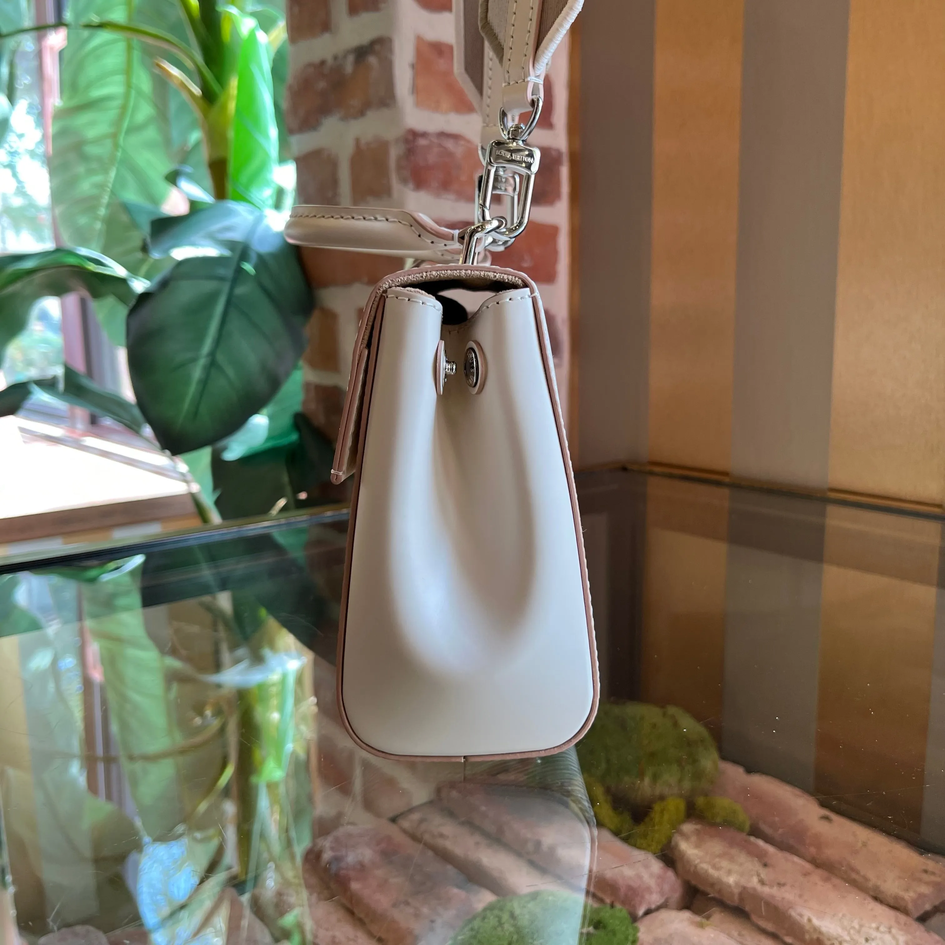 LOUIS VUITTON Cluny Mini Epi Top Handle