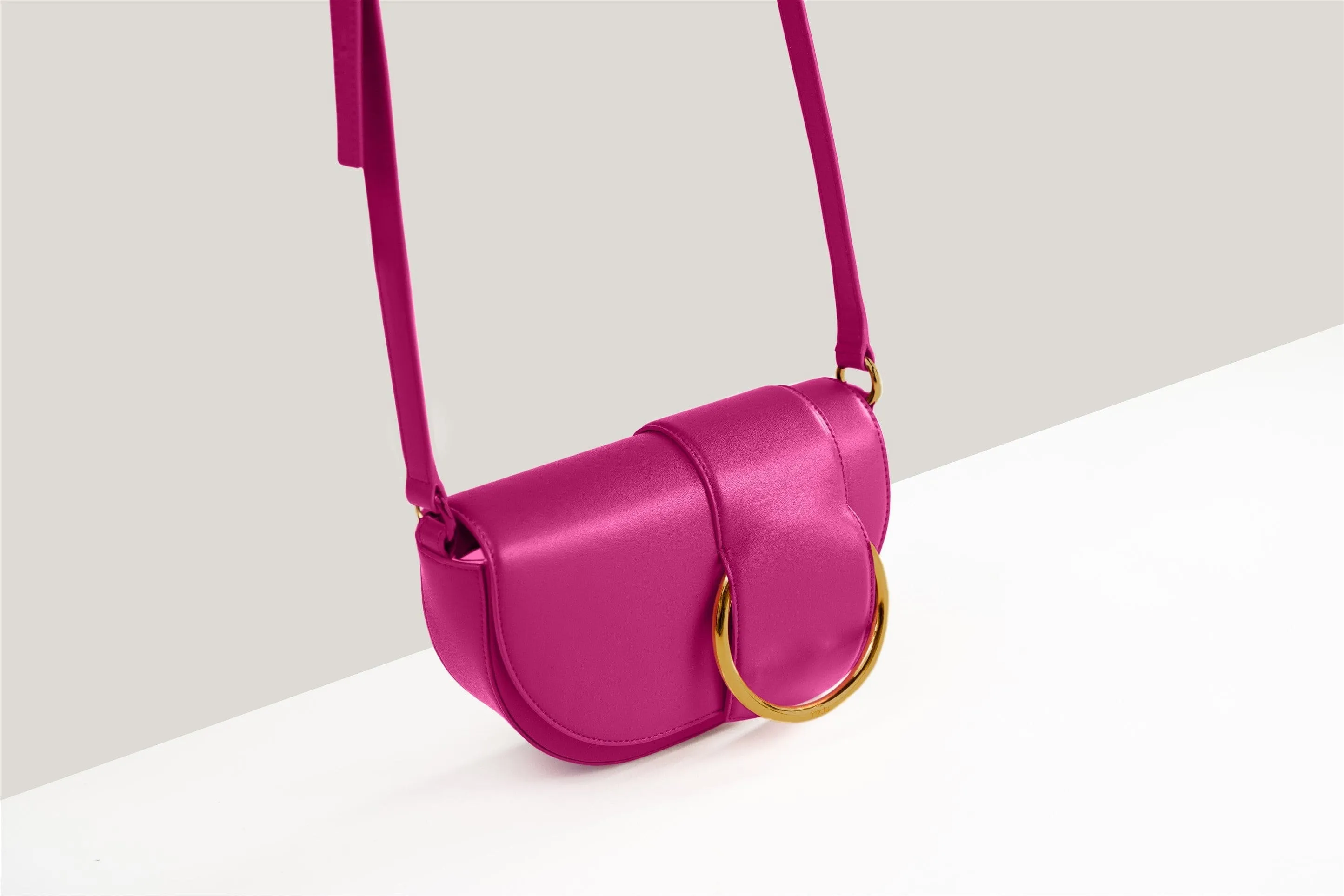 Luna Apple Leather Vegan Shoulder Bag | Raspberry