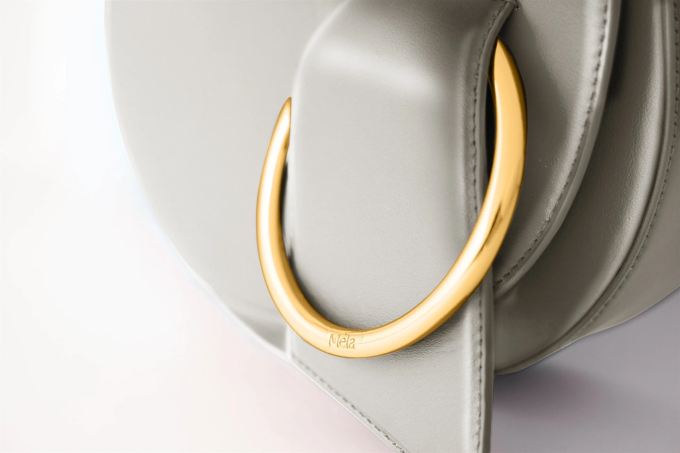 Luna Apple Leather Vegan Shoulder Bag | Silver