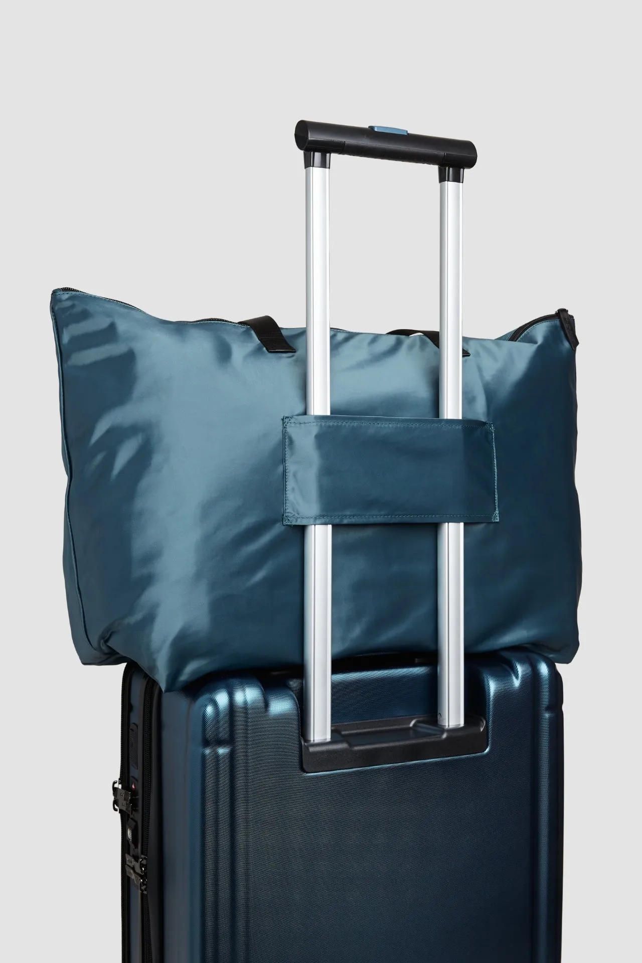 UPTOWN TOTE BAG