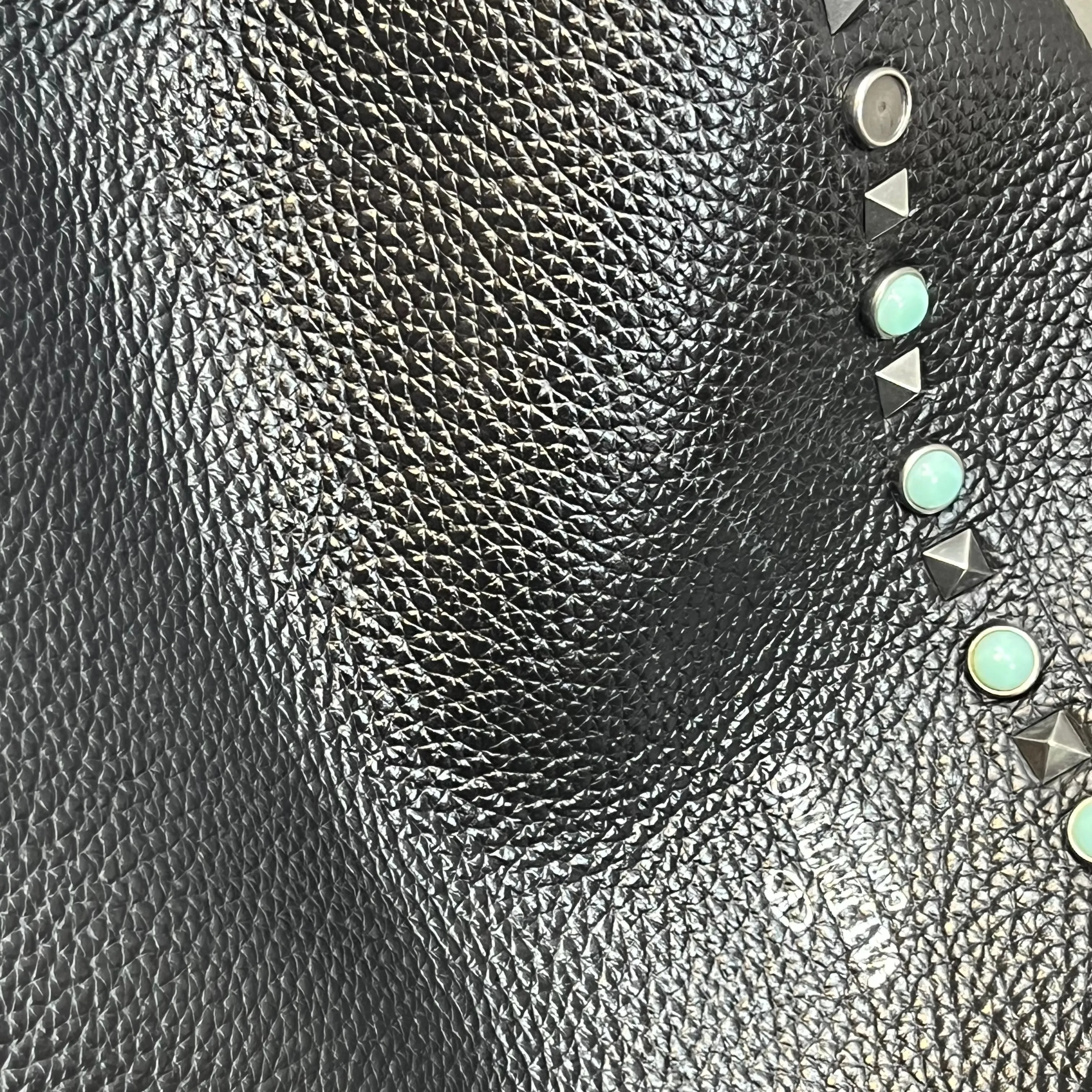 VALENTINO Trapeze Medium Pebbled Leather Rolling Rockstud Tote Bag