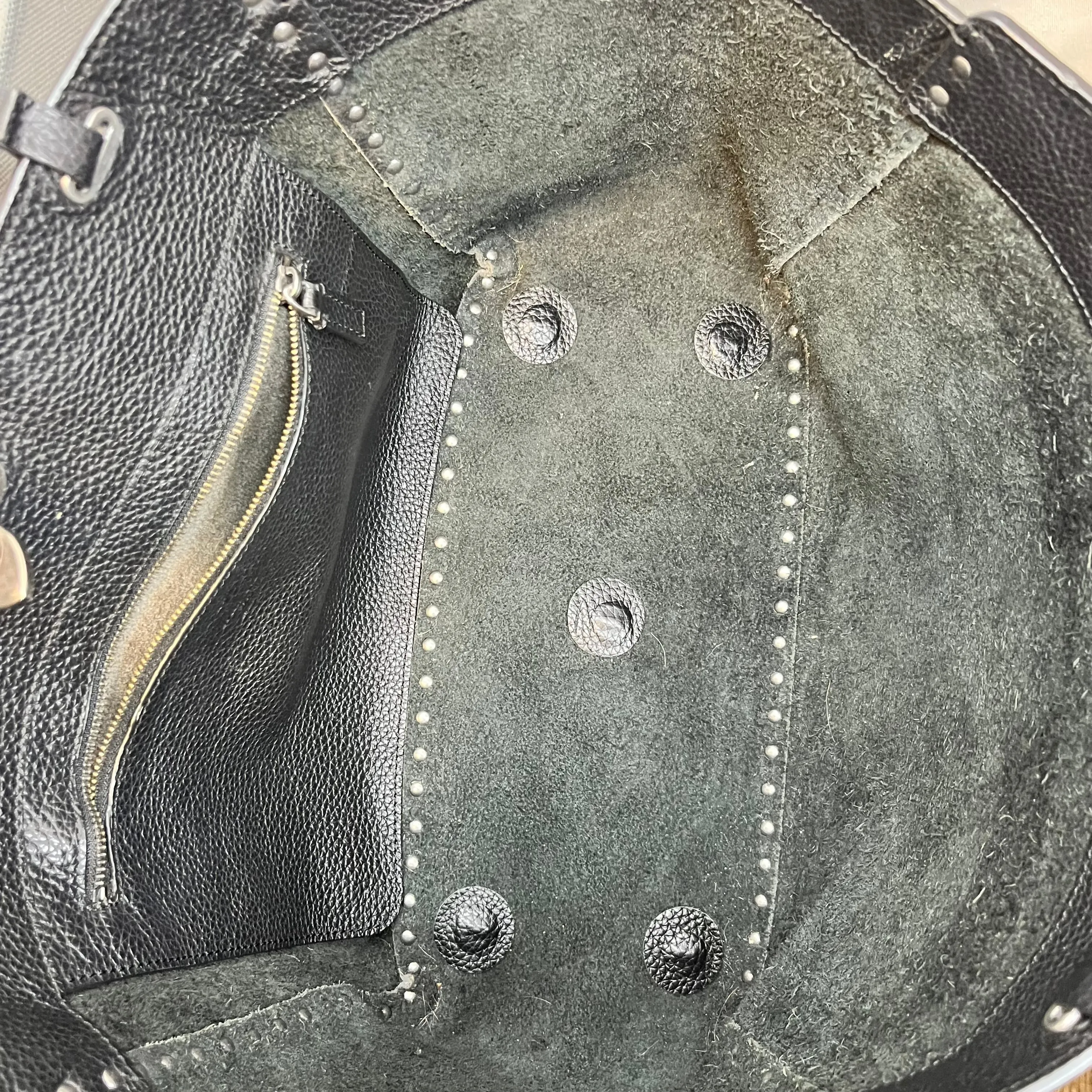 VALENTINO Trapeze Medium Pebbled Leather Rolling Rockstud Tote Bag