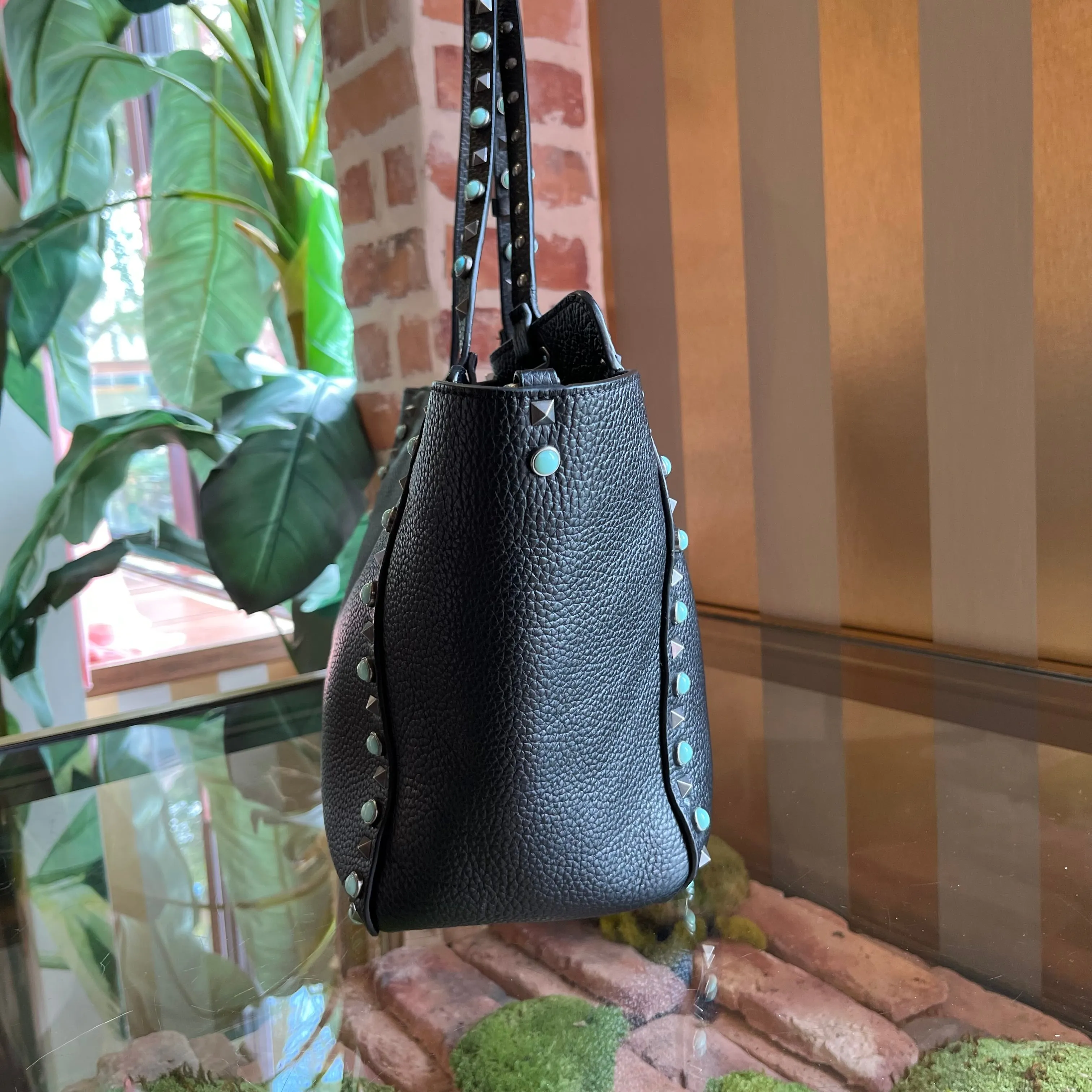 VALENTINO Trapeze Medium Pebbled Leather Rolling Rockstud Tote Bag