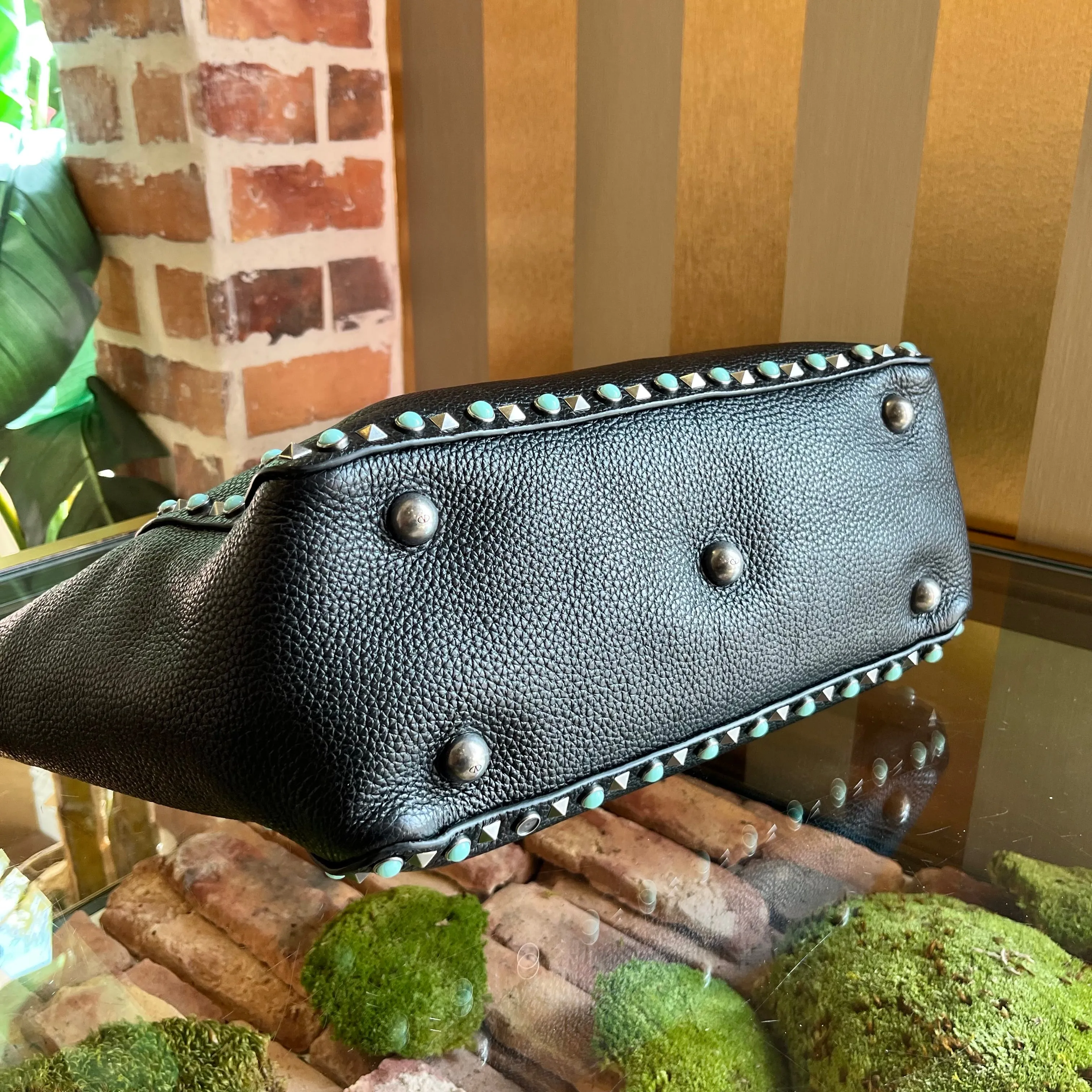VALENTINO Trapeze Medium Pebbled Leather Rolling Rockstud Tote Bag
